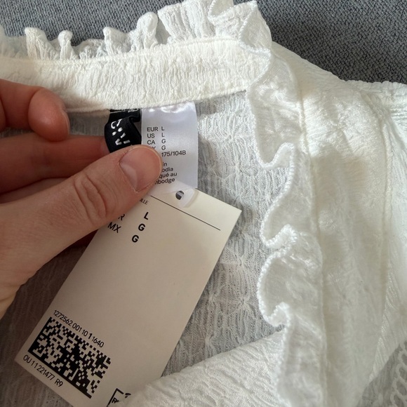 NWT H&M Divided Ruffle White Long Sleeve Top Large - Picture 3 of 6